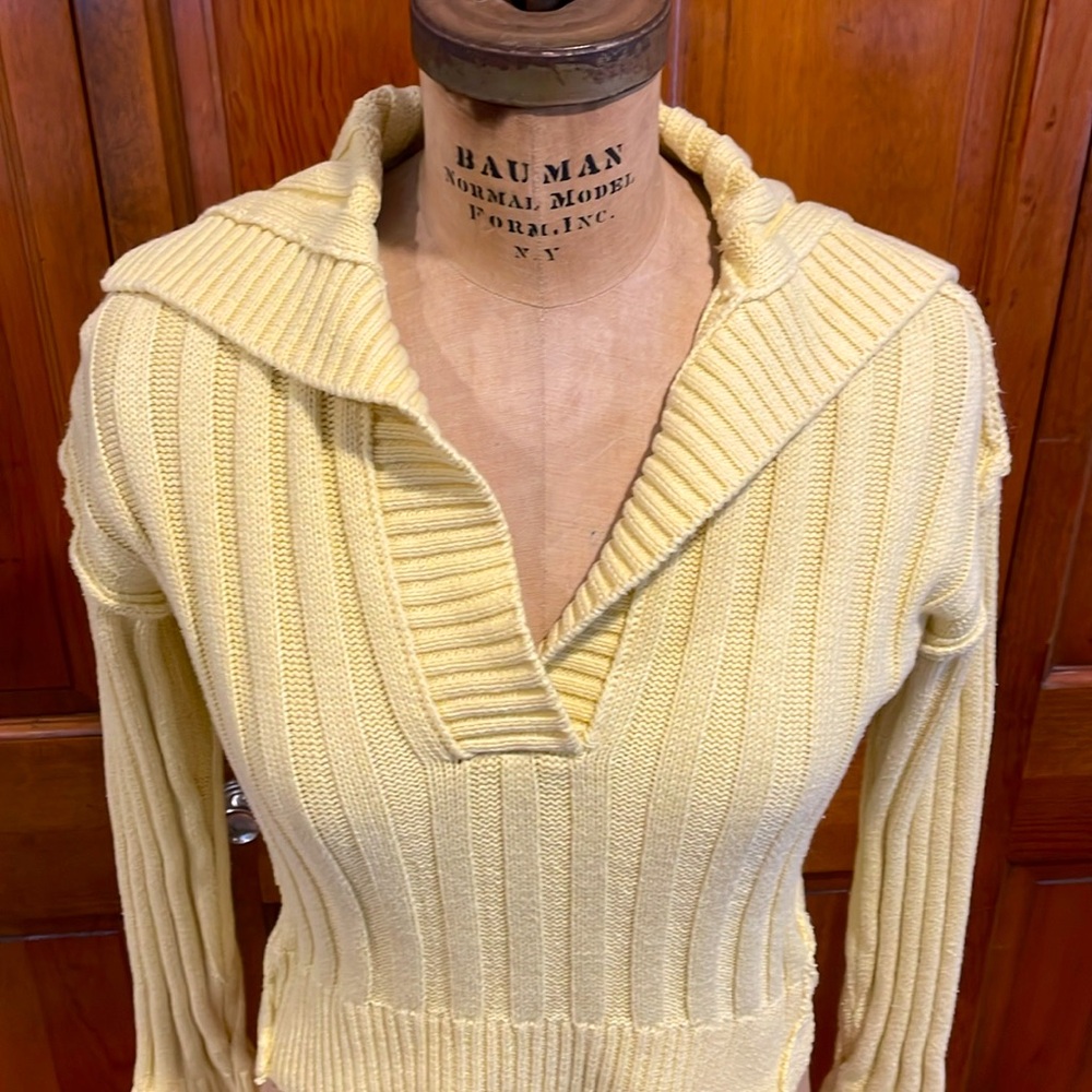 Hippie Rose Yellow Pullover Crop Sweater Size Small